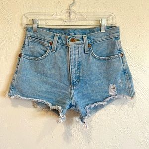 Wrangler mid rise denim shorts 27